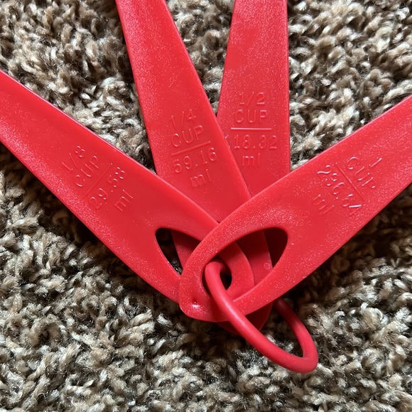 Measuring cups - Picture 2 of 2